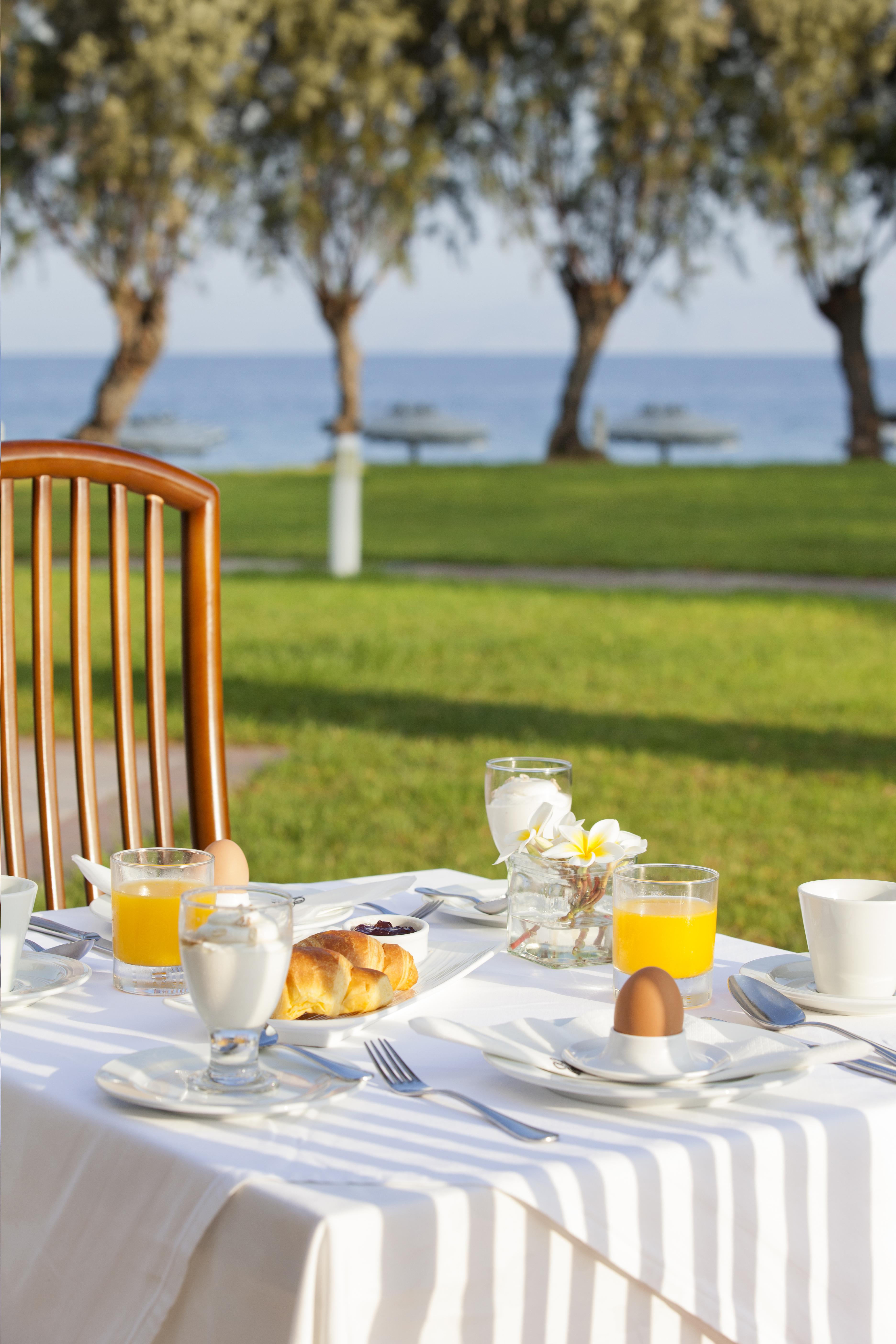 Electra Palace Rhodes Ялисос Екстериор снимка Breakfast at the Royal Palm Beach Hotel