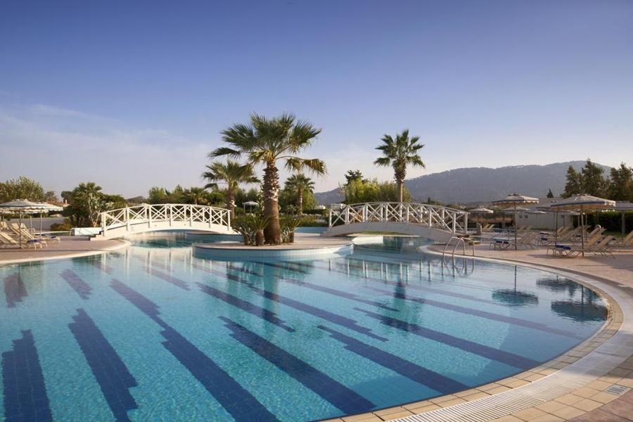 Electra Palace Rhodes Ялисос Екстериор снимка Pool at the hotel