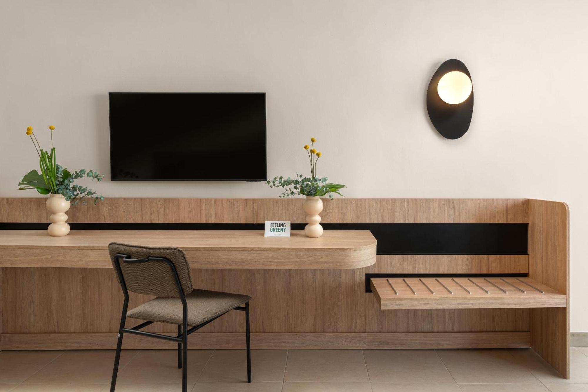 Electra Palace Rhodes Ялисос Екстериор снимка A wall light