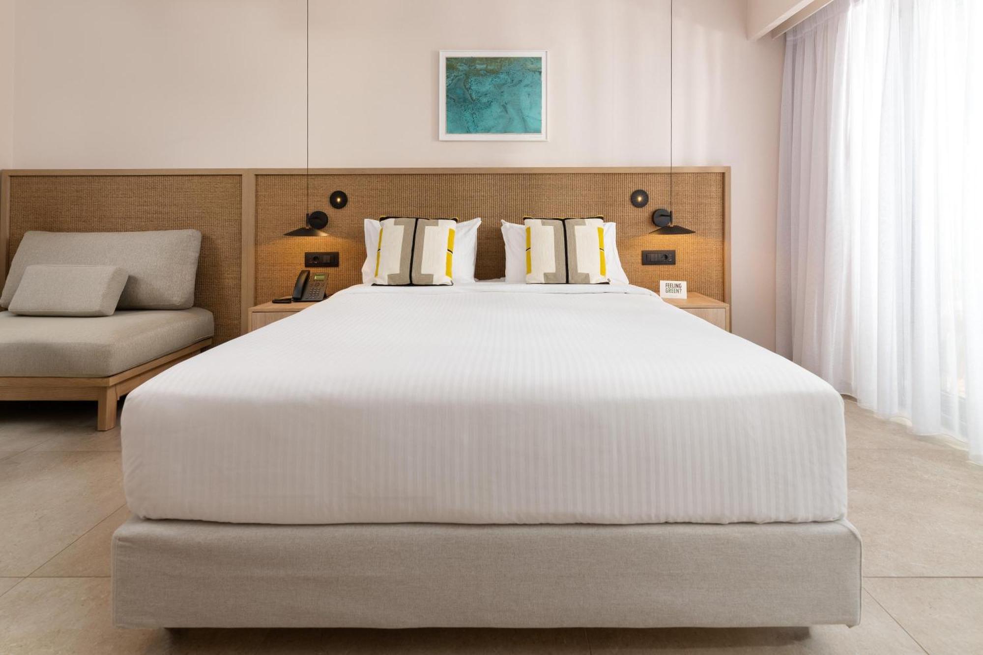 Electra Palace Rhodes Ялисос Екстериор снимка A bed